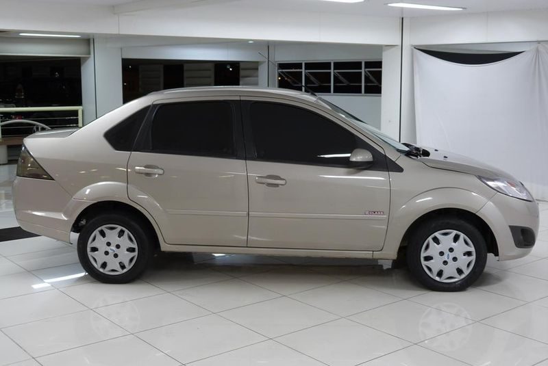 Ford Fiesta sedan 1.6 dourado 16v flex 4p manual 2011